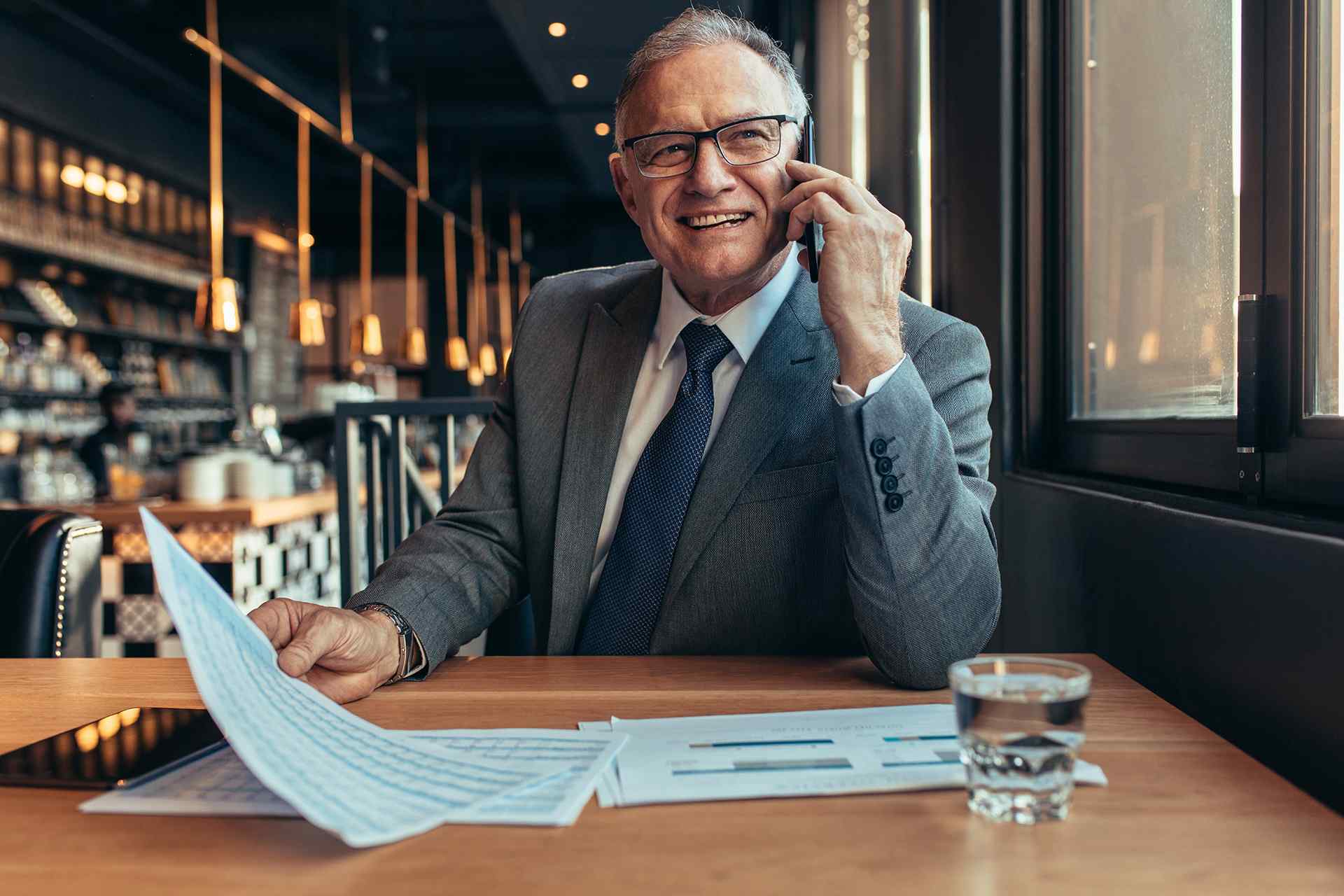 https://edubusiness.ro/wp-content/uploads/2020/09/fluid_hero_09.jpg